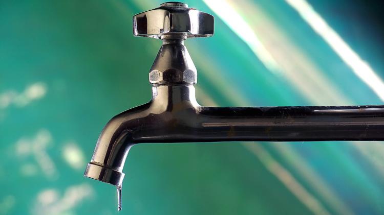 Desperdício de água potável no Brasil preocupa
