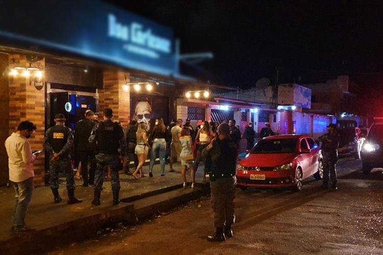 Operação Covid: 27 conduções à delegacia, interdição e multa de estabelecimentos comerciais