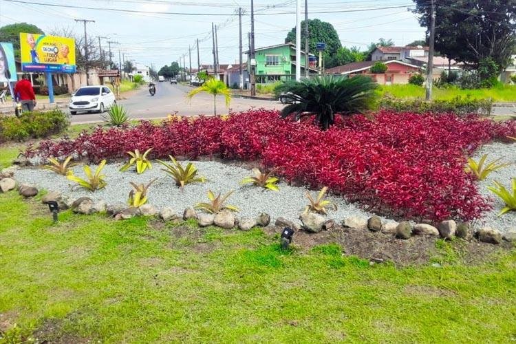 Paisagismo: força-tarefa da Prefeitura de Macapá revitaliza jardins, canteiros e praças da capital