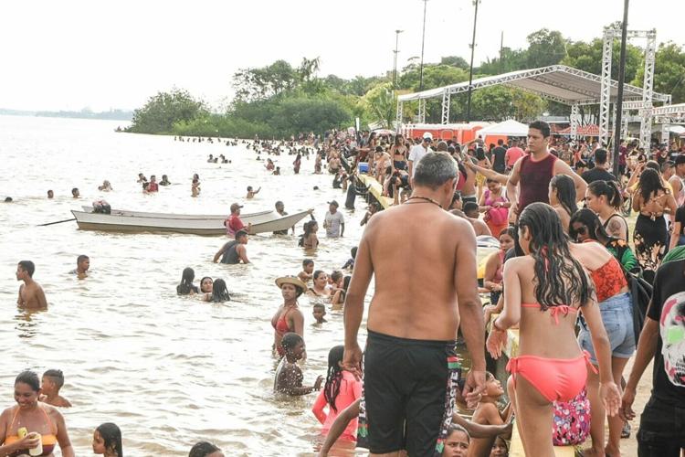Veranistas marcam presença nos balneários no terceiro domingo de verão