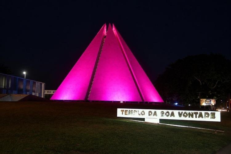 Outubro Rosa: Templo da Paz ganha iluminação especial