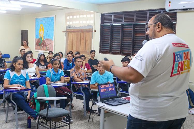 Estudantes de Macapá e Santana iniciam preparação para as provas do Enem