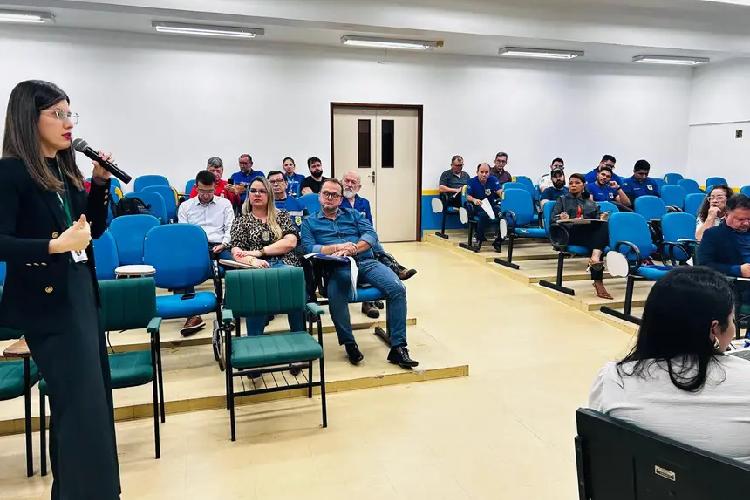 Governo do Amapá realiza palestra sobre aposentadoria e pensão para servidores da Politec, em Macapá