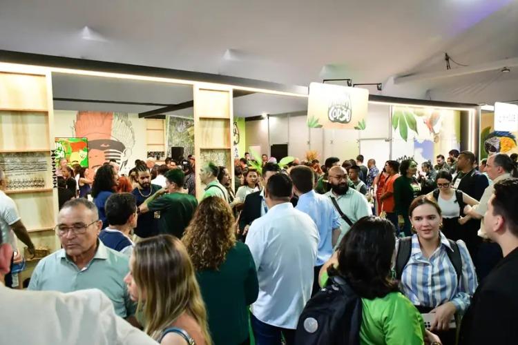 Atraindo 800 visitantes por dia, estande do Amapá se destaca como um dos mais concorridos da COP30
