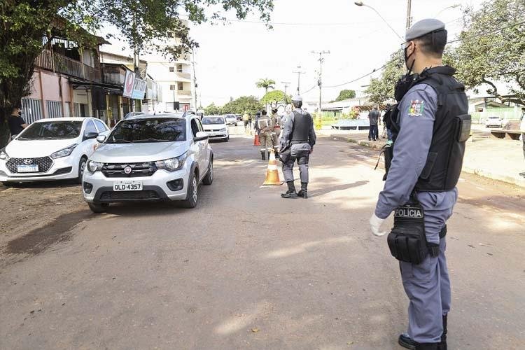 Lockdown: Operação inicia com barreiras e serviços nos bairros mais afetados pela Covid-19