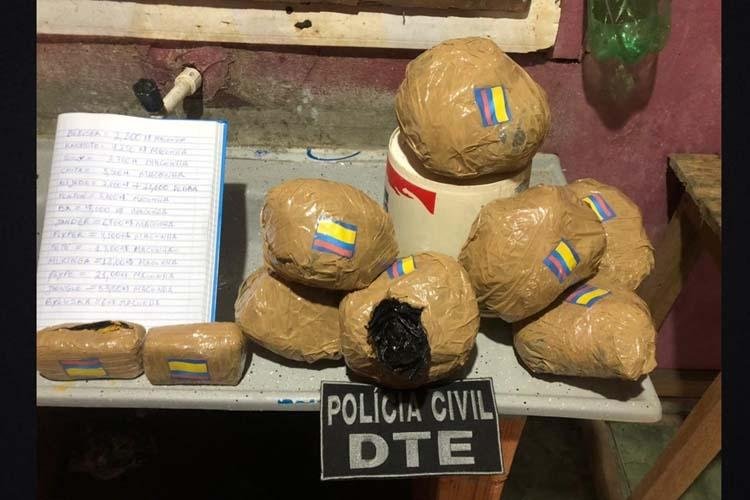 POLÍCIA CIVIL APREENDE MAIS DE 7 QUILOS DE DROGAS EM CASA LOCALIZADA NUMA ÁREA DE PONTE