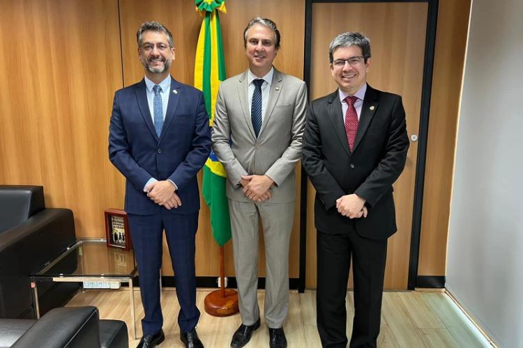 Com articulação de Randolfe, ENEM chega ao Bailique: 172 estudantes terão prova aplicada no distrito pela primeira vez na história