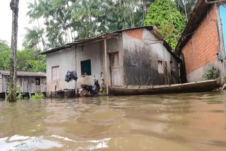 Governo do Amapá articula recursos federais para famílias atingidas pelas fortes chuvas na Região dos Lagos