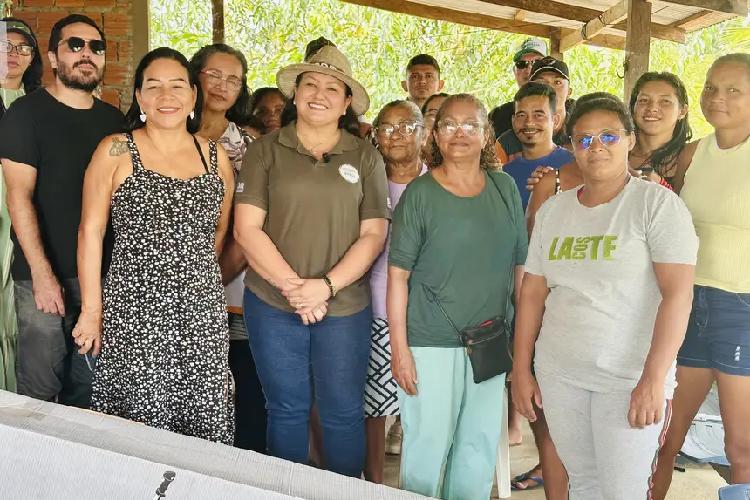 Governo do Estado beneficia produtores com entrega de equipamentos agrícolas no assentamento Raimundo Osmar