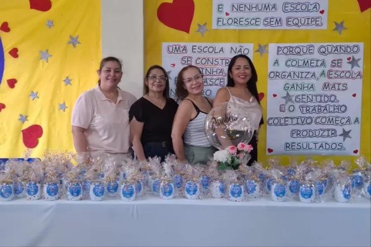 Escola Estadual Castro Alves homenageia professores e servidores públicos em Macapá