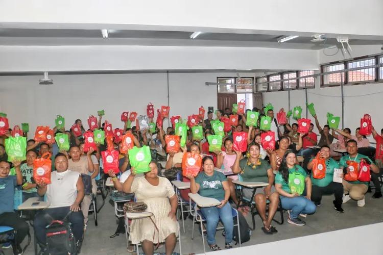 Governo do Amapá realiza ação de acolhimento a acadêmicos indígenas da Unifap em Oiapoque