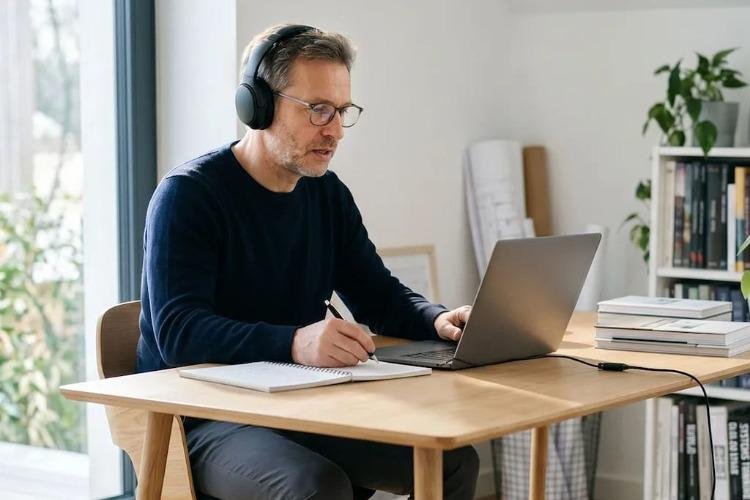 Amapaenses podem concorrer a 10 mil vagas em cursos gratuitos de inglês, espanhol e francês do Santander Fala Mundo 