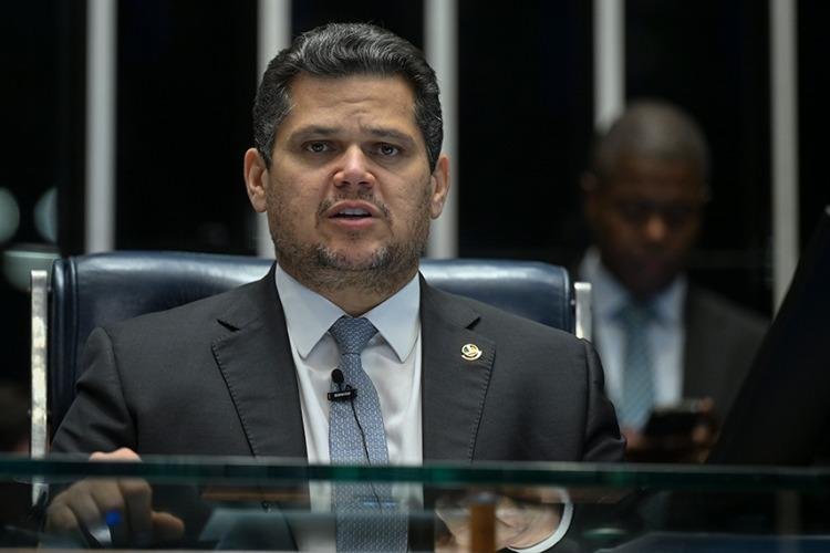 Davi condena ataques recebidos em redes sociais