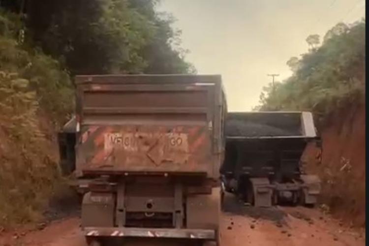 Caminhão tomba e interdita BR-210 no Amapá por mais de 14 horas