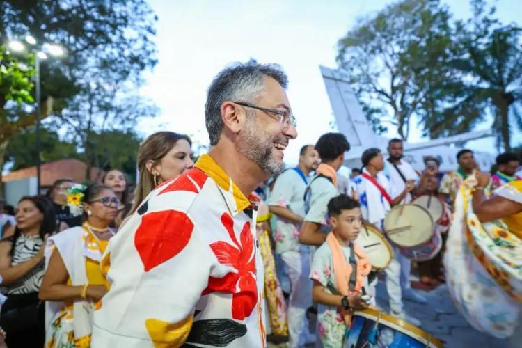 ‘Reafirmamos nossa história’, enfatiza governador Clécio na abertura da Semana Estadual do Marabaixo com show de Alcione