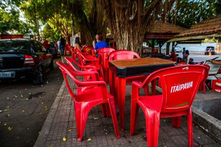 Em Macapá estabelecimentos são notificados por obstrução de calçada no centro de Macapá