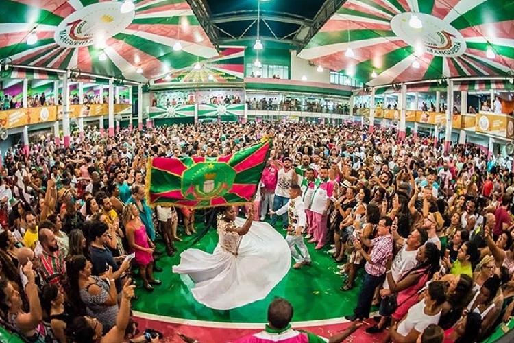 Mangueira define final do concurso de samba-enredo com representantes do Amapá