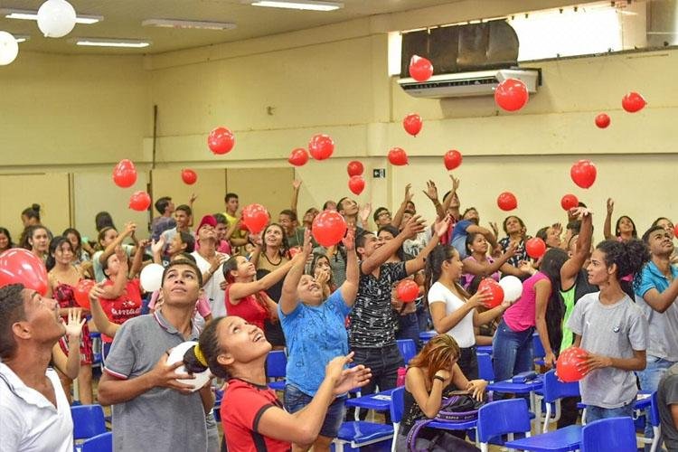 Ação de prevenção de HIV/Aids atende a cerca de 300 jovens de periferia