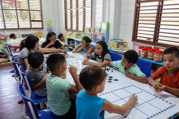 Governo do Amapá entrega reconstrução da Escola Estadual Rio Navio, nas margens do Rio Amazonas, em Mazagão
