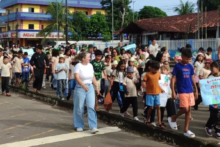 Mais de 800 alunos e professores da Escola Estadual Reinaldo Damasceno participam da 