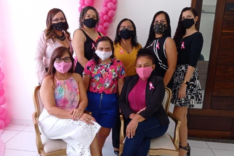 Advogadas recebem atendimento durante ação do Outubro Rosa