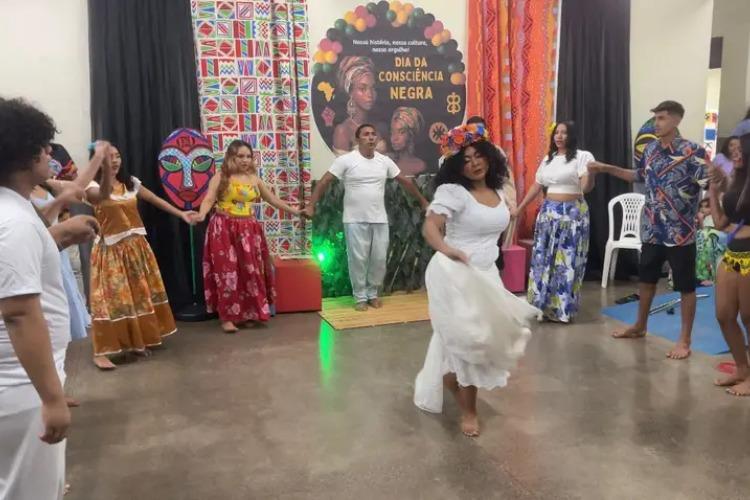 Governo do Amapá promove reflexão e valorização da cultura afro-brasileira no Sarau da Consciência Negra da Escola Zolito Nunes