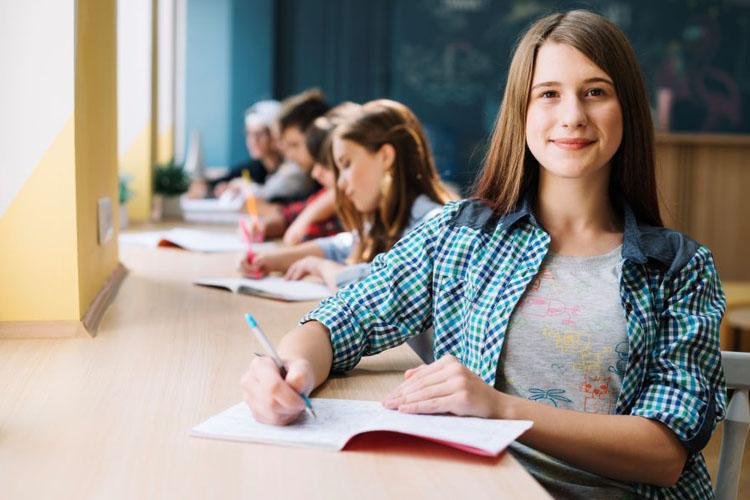 Novo currículo do ensino médio deve ser implementado até 2023