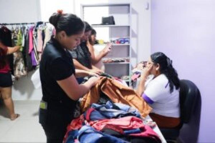 Cram Tia Zefa celebra 18 anos com serviços de saúde, beleza e acolhimento para mulheres vítimas de violência