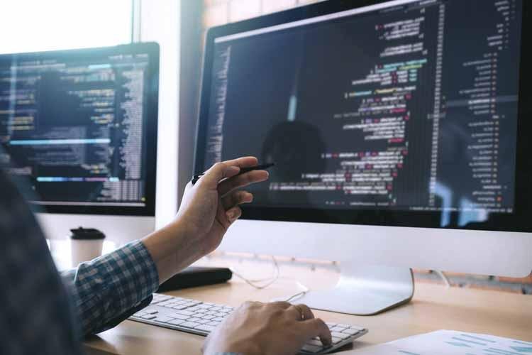 Instituição oferta vagas para cursos gratuitos para programação em JavaScript