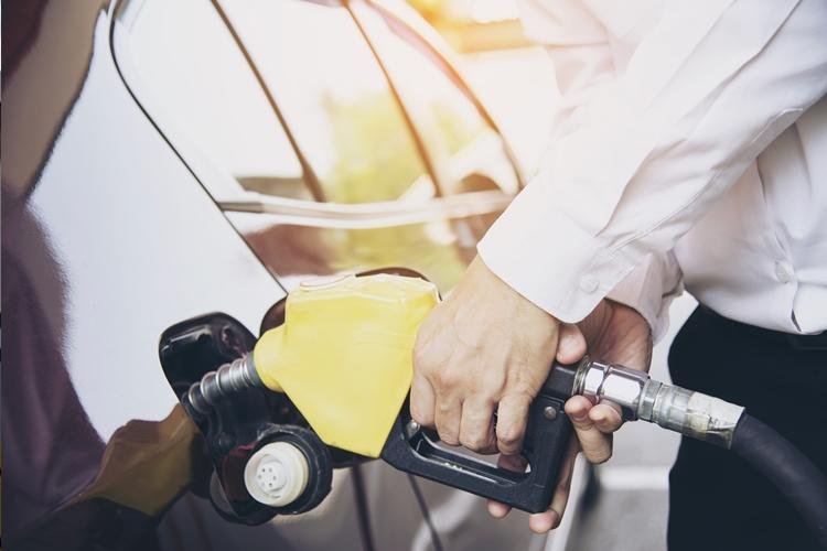 Especialista dá dicas para economizar combustível