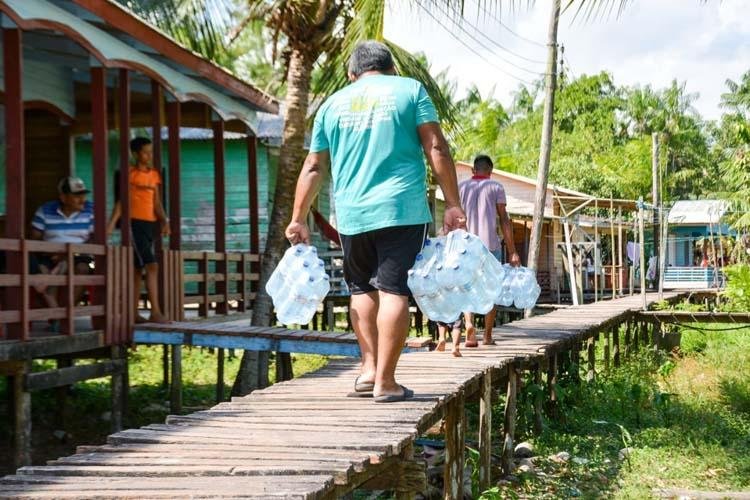 SOS Bailique: Macapá envia 117 mil litros de água potável às comunidades