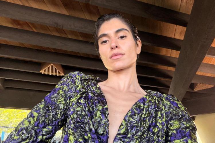De vendedora a top model: brasileira estrela nova campanha mundial da Balmain