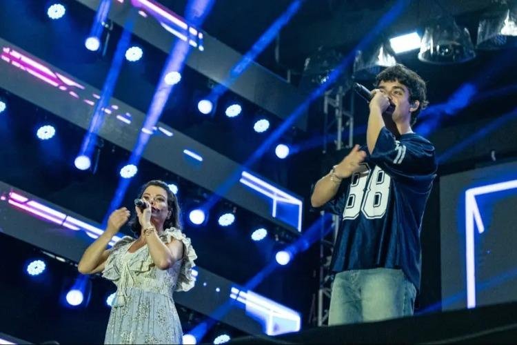 Diante do Trono reúne famílias e diferentes gerações em noite de fé e adoração na Expofeira 2026