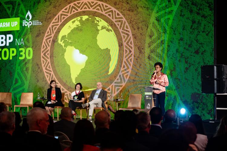 Setor de petróleo e gás reforça seu compromisso com a transição energética em evento pré-COP30 do IBP no Rio de Janeiro