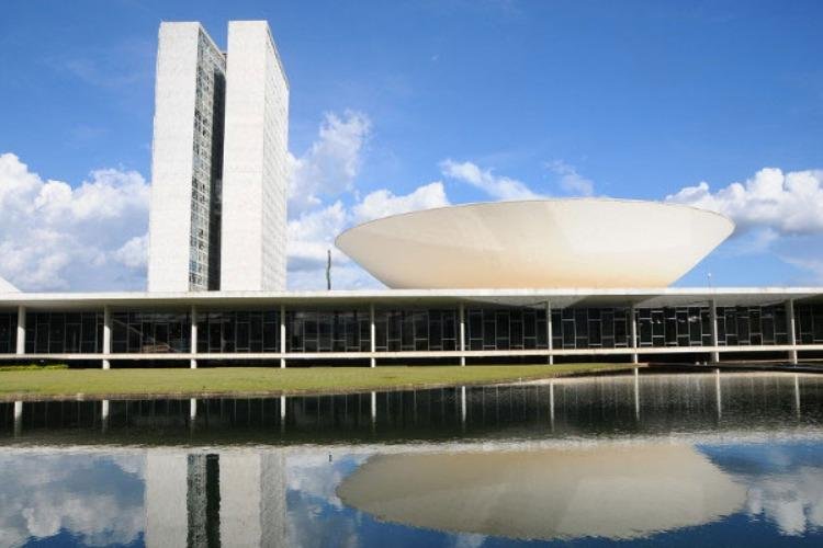 Lei Maria da Penha completa 20 anos com avanços na proteção às mulheres e desafios no combate à violência
