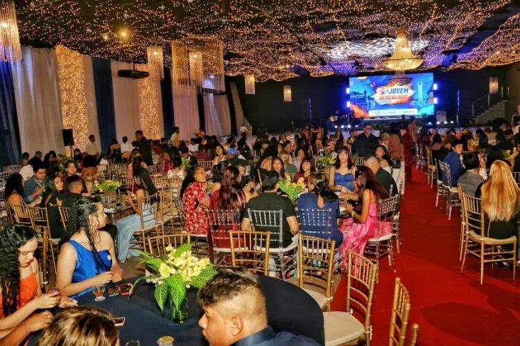 'O Jovem Descolado abriu muitas portas na minha vida', diz jovem durante cerimônia de formatura em Macapá