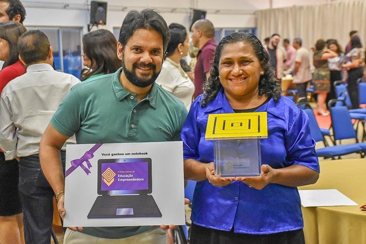 Escola da rede estadual ganha prêmio por iniciativa empreendedora em Macapá