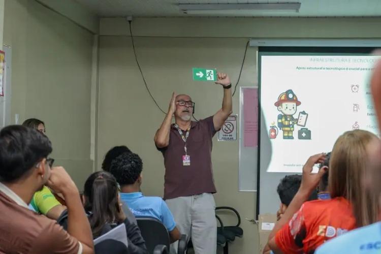 Governo do Amapá realiza treinamento para plano de evacuação emergencial em escola estadual