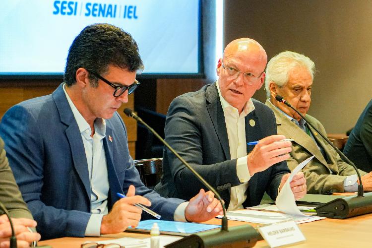 FIEPA reúne governo e empresários para anunciar crédito às indústrias e discutir tarifas dos EUA