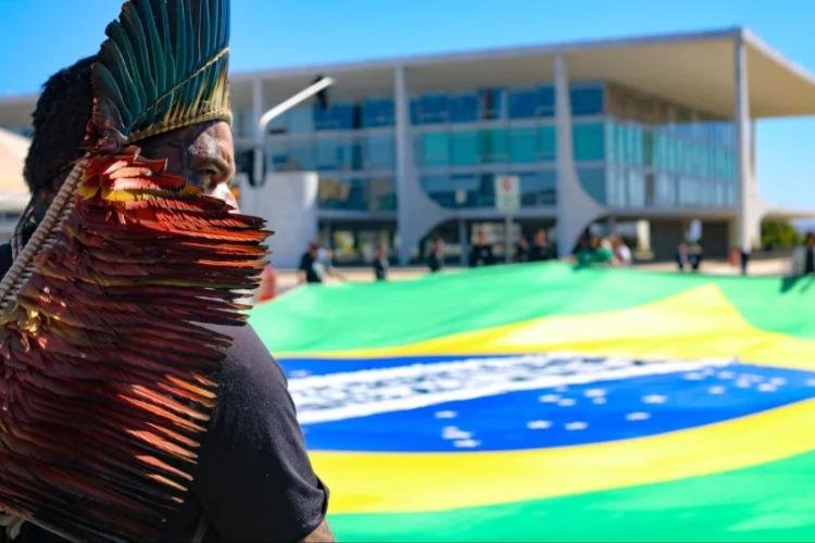 Movimento indígena lança projeto de país e apresenta compromissos urgentes aos três Poderes