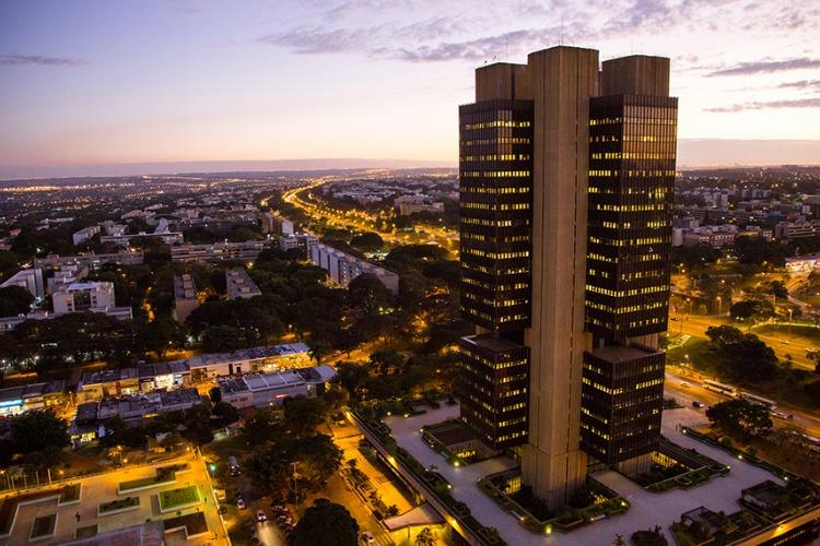 PEC da autonomia do Banco Central está na pauta da CCJ na quarta
