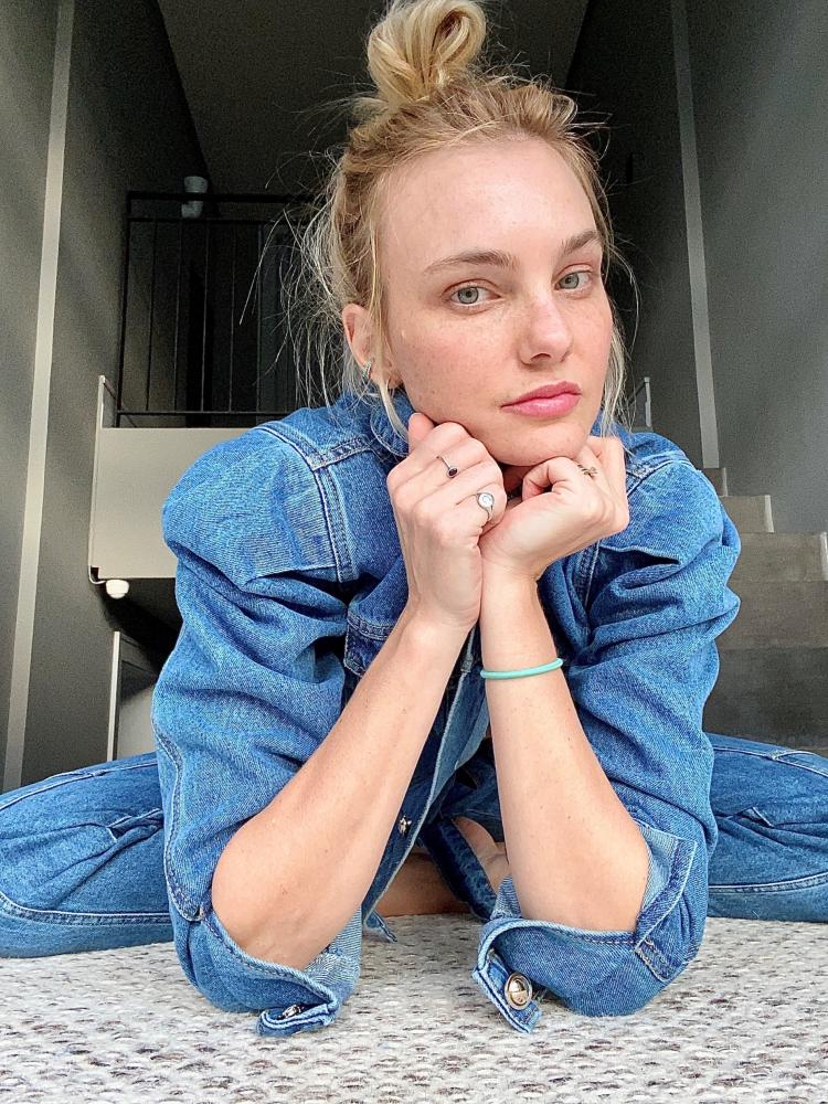 Consagrada entre as principais modelos do mundo, Carol Trentini abrirá o primeiro desfile do Rio Fashion Week