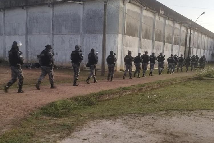 Polícia Civil realiza operação no IAPEN para investigar homicídio qualificado