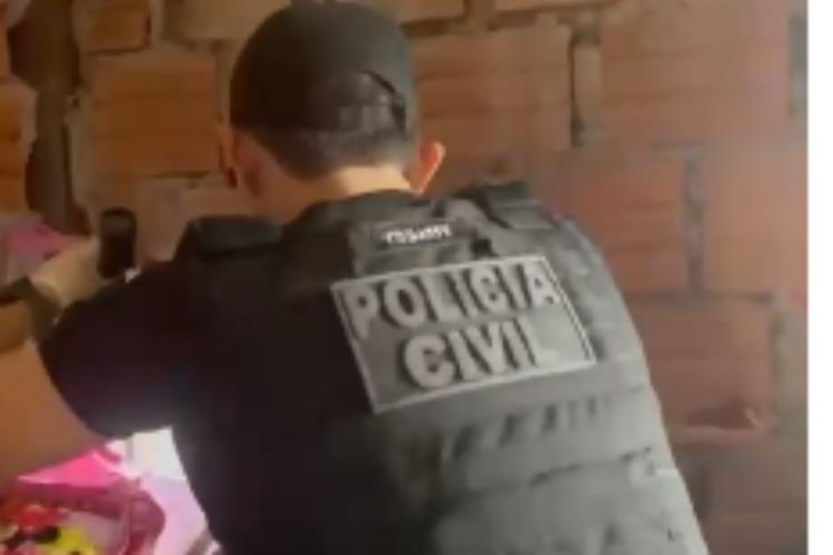Em Ferreira Gomes, homem acusado de homicídio e outros crimes é preso pela Polícia Civil