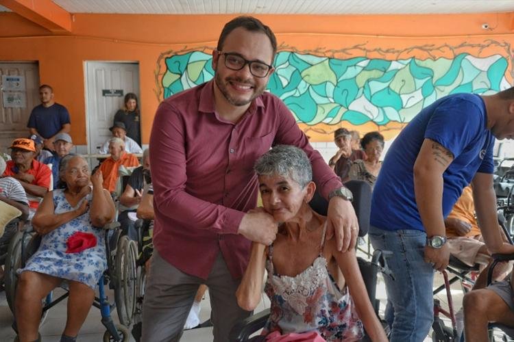 Creap doa cadeiras de rodas ao Abrigo São José