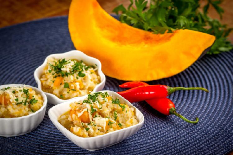 Risoto de Frango Korin® com abóbora moranga: uma opção saborosa para os dias mais frios