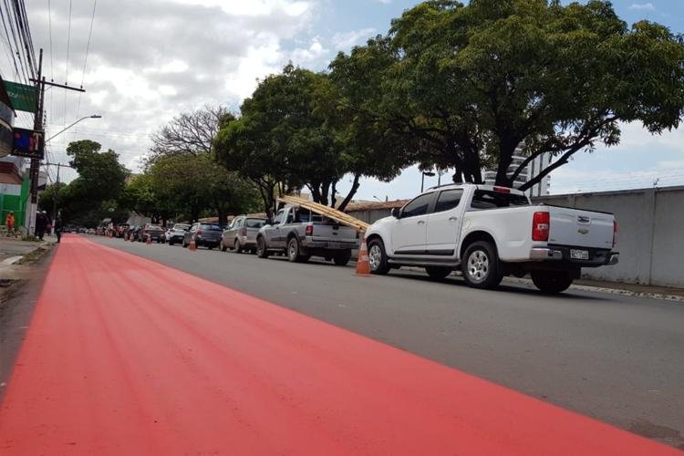 PREFEITURA DE MACAPÁ ORIENTA CONDUTORES SOBRE CICLOFAIXA NA RUA LEOPOLDO MACHADO