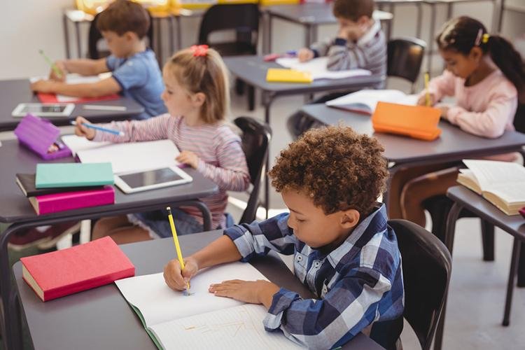 Escolas apostam em diferentes métodos de ensino