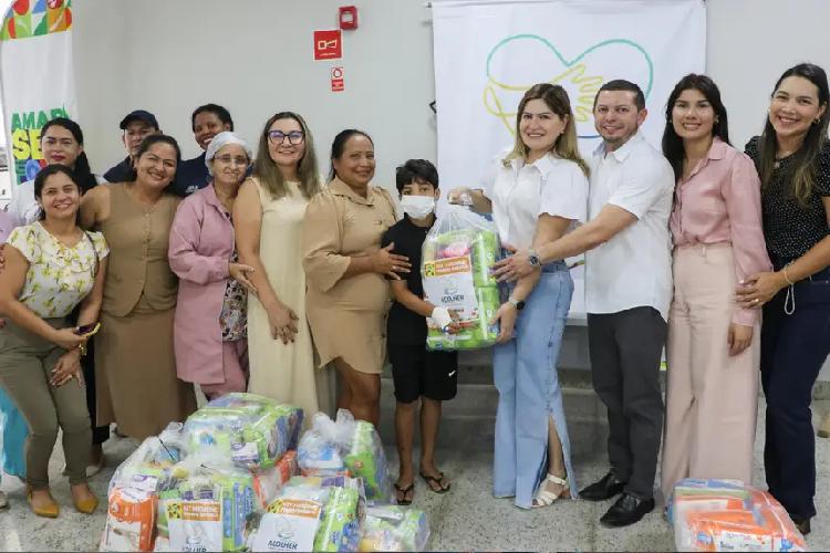 Governo do Amapá entrega 200 kits da primeira infância para mães no Hospital da Criança e do Adolescente, em Macapá