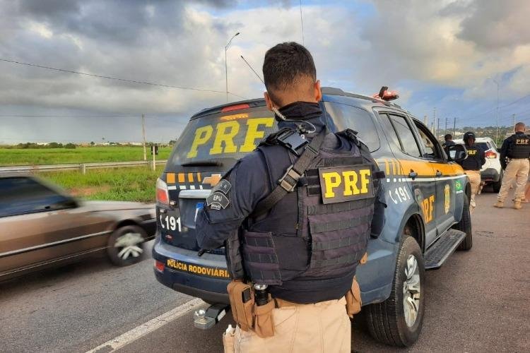 PRF apreende motocicleta com sinais de adulteração no motor e detém homem em Laranjal do Jari